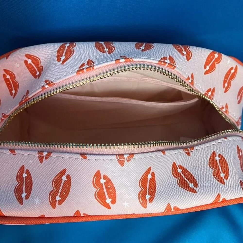 NWT ~ THE VINTAGE COSMETIC CO PINK RED LIP COSMETIC MAKE - UP TRAVEL BAG / CASE